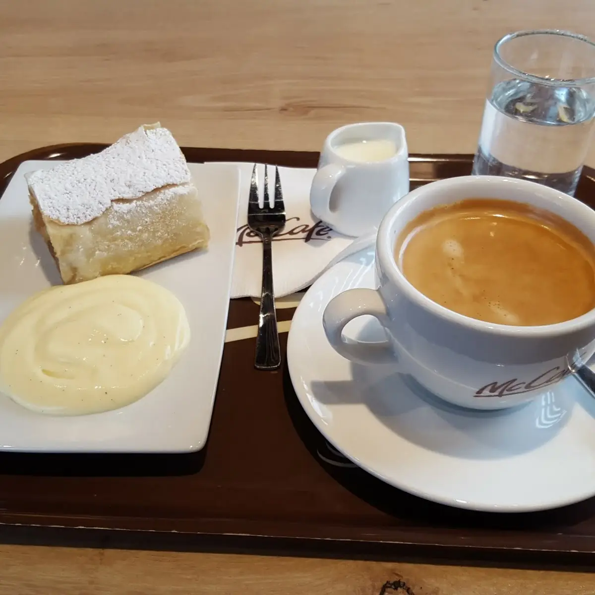 Lecker Apfelstrudel Mit Vanillesouce