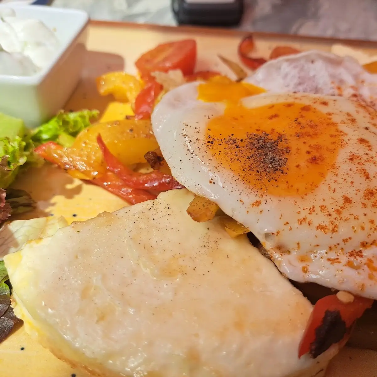 Saganaki Mit Spiegelei