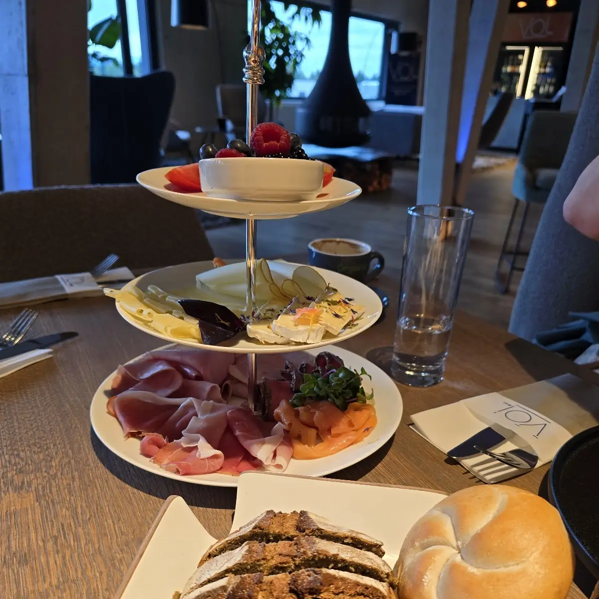 Brunch Etagere