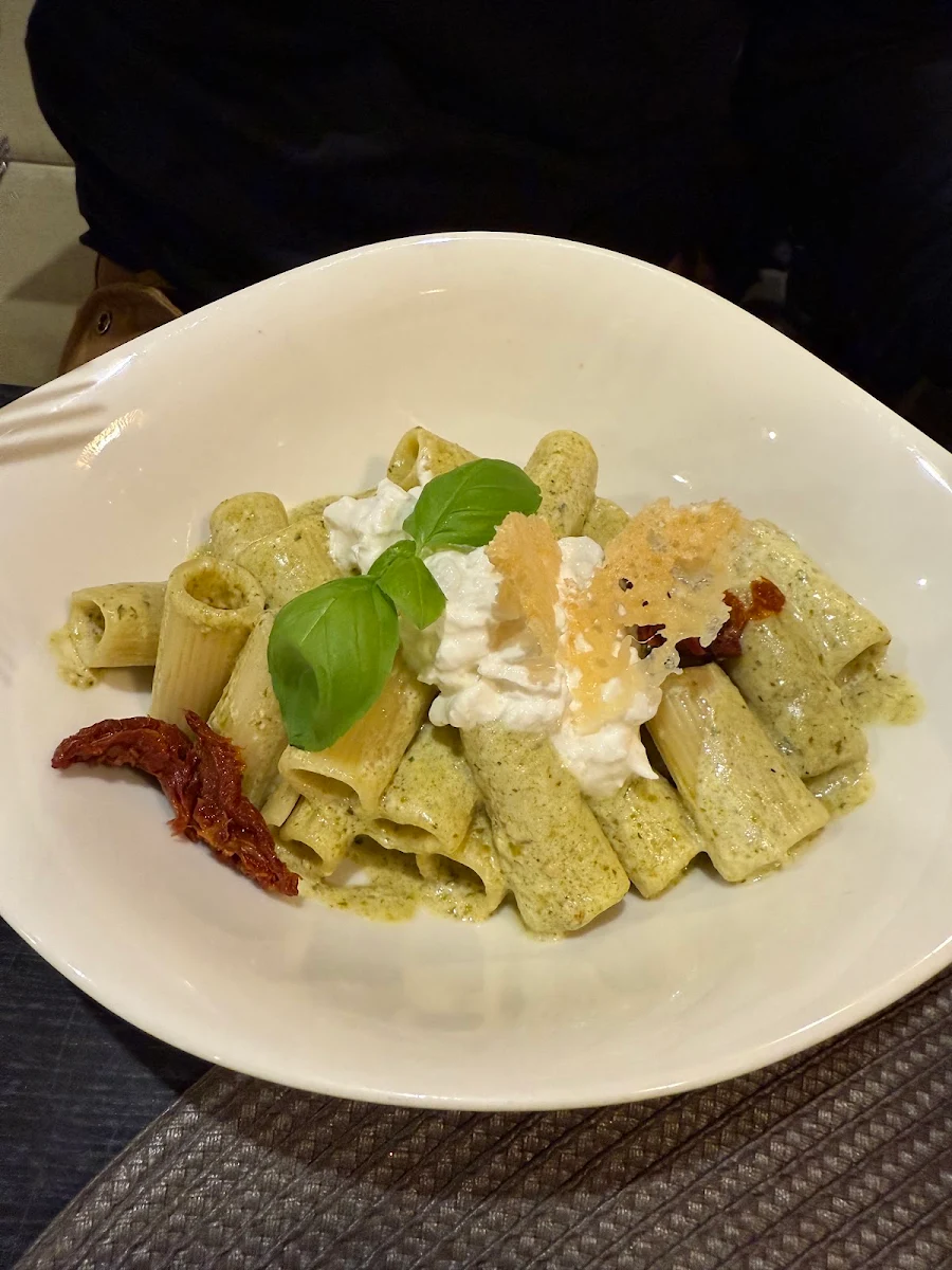Burratina Pesto Rigatoni