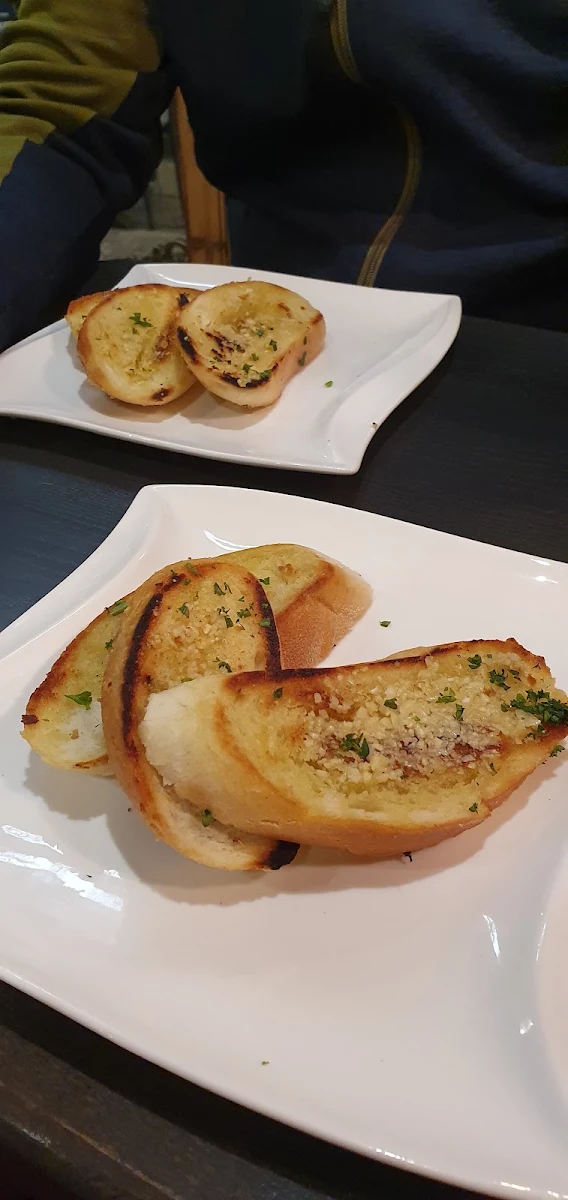 Pane All ' Aglio