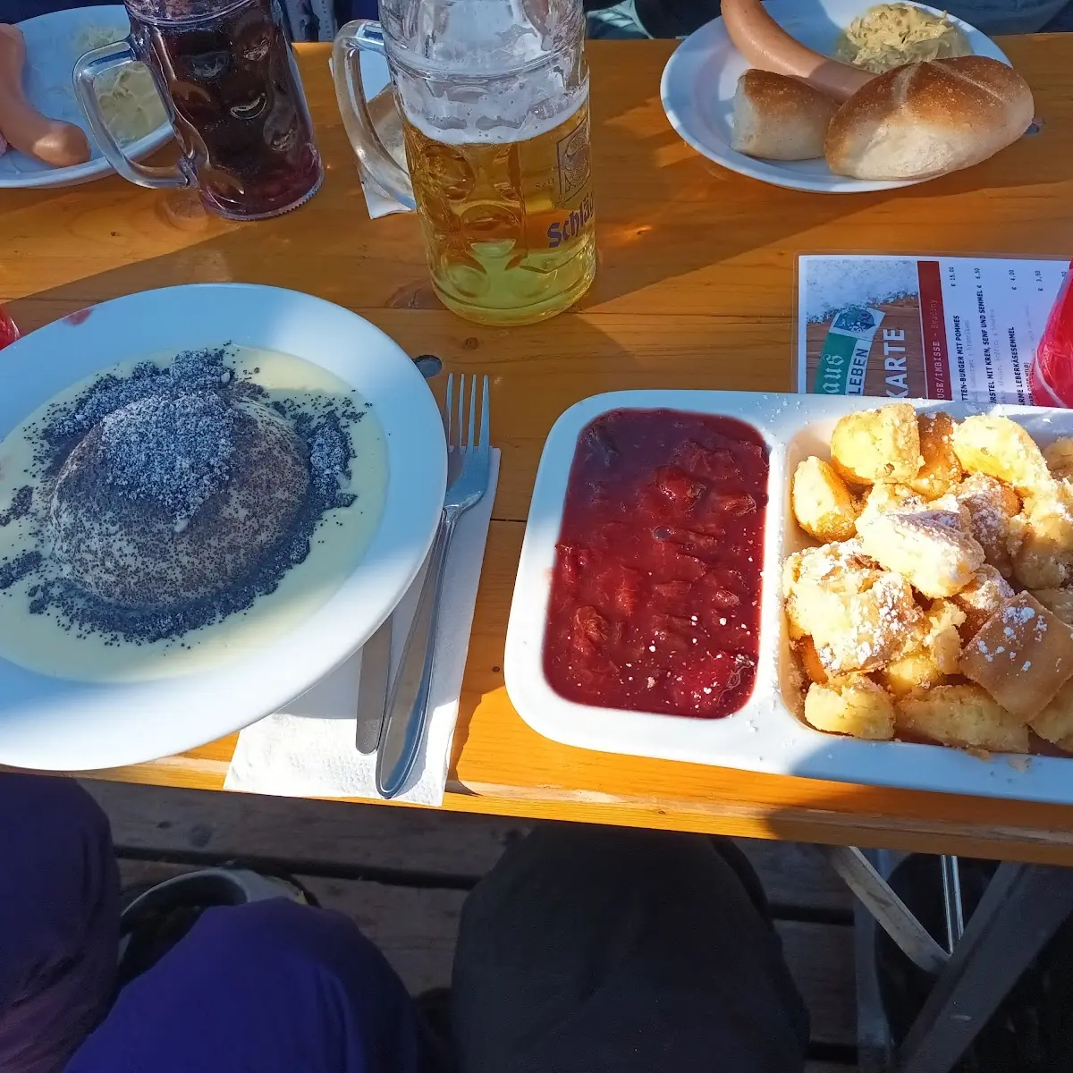 Germknödel Mit Vanillesoße Und Kaiserschmarrn Mit Zwetschgenröster