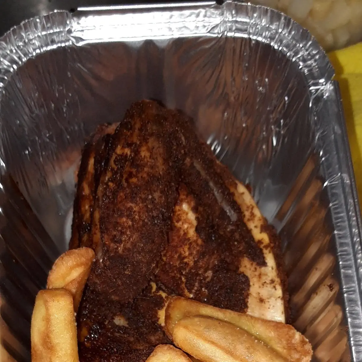 Grillhendl Mit Pommes