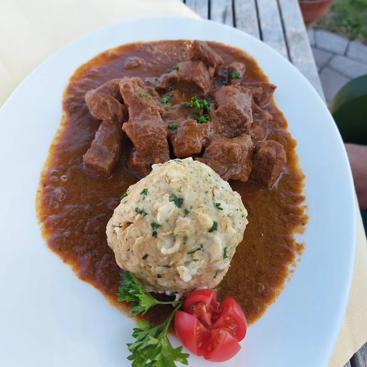 Gulasch Mit Semmelknödel