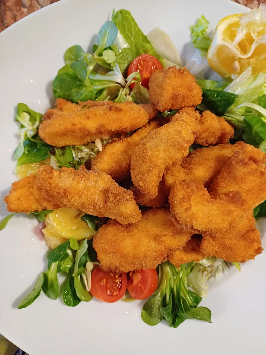 Backhendl Auf Salat