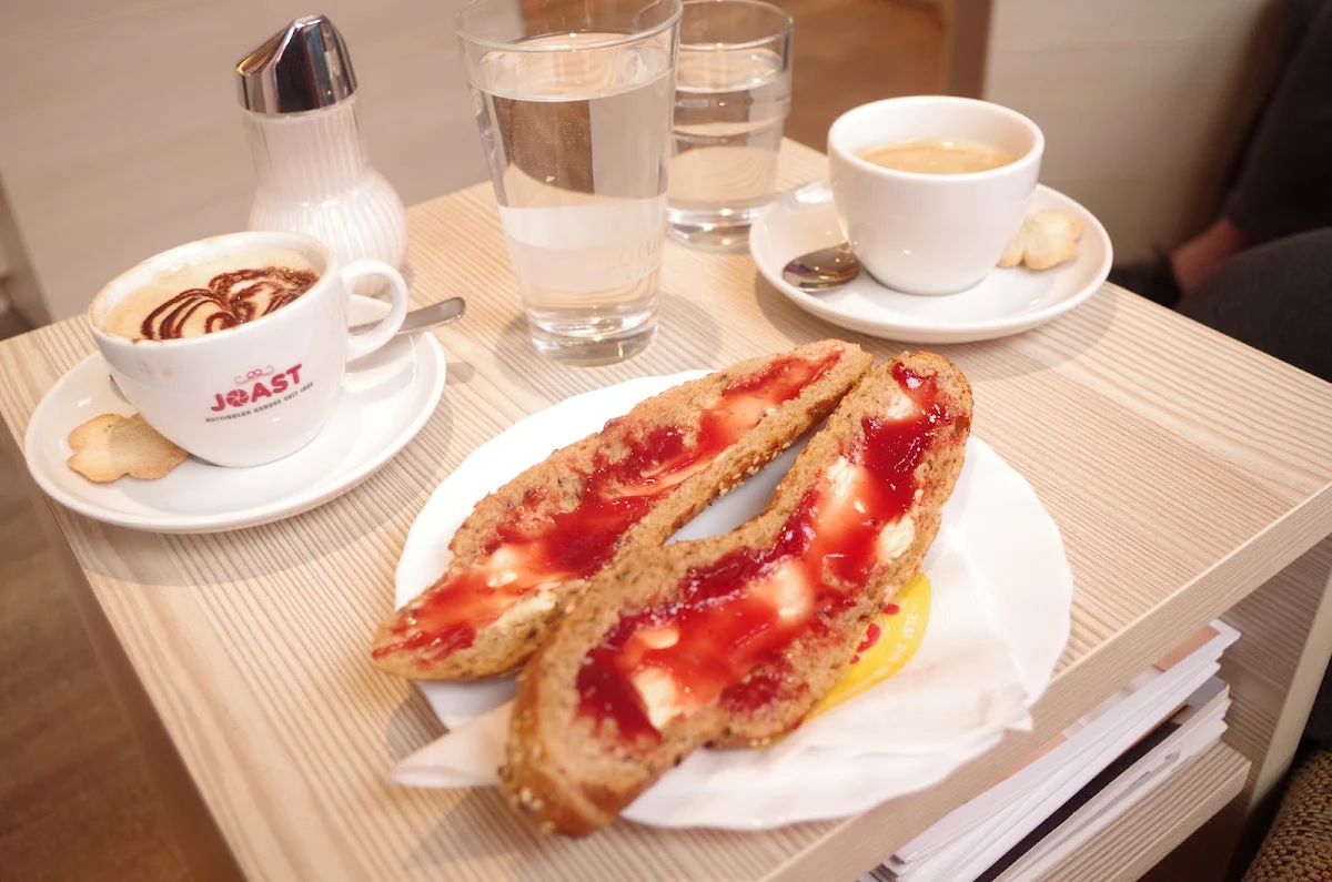 Joastspizt Mit Butter Und Marmelade