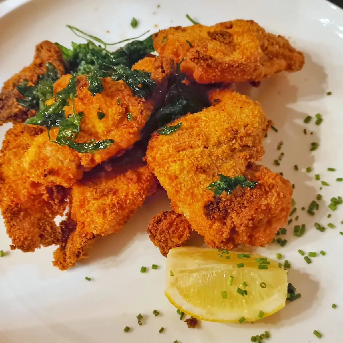Ausgelöstes Backhuhn