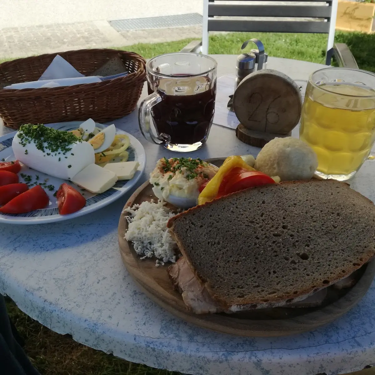 Schafskäse Und Brettljause