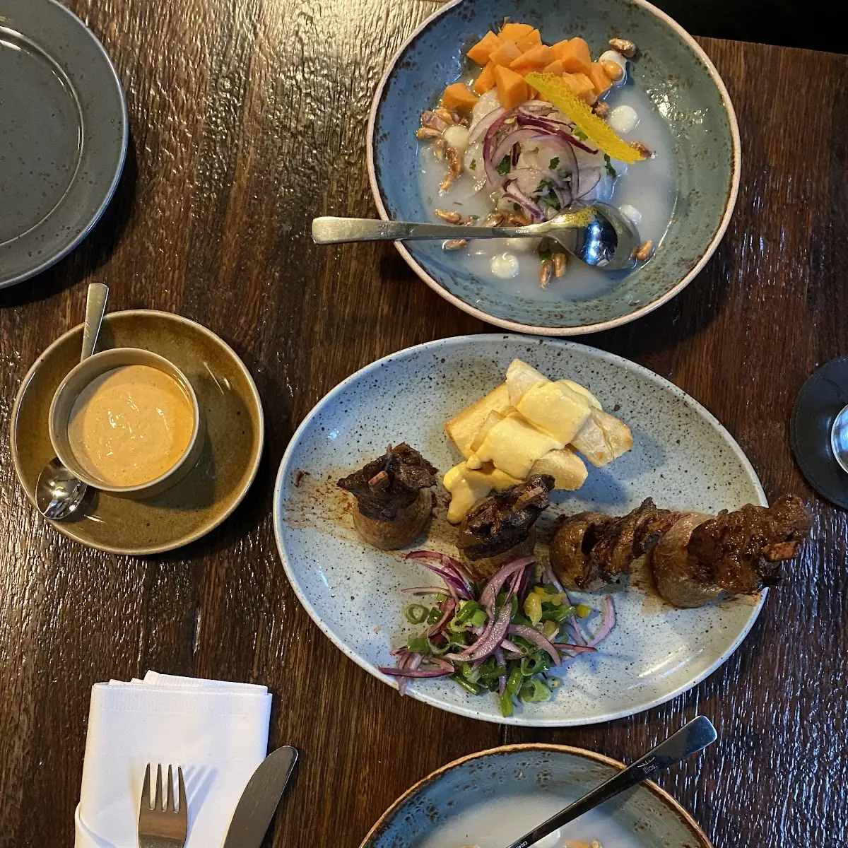 Ceviche Und Rinderherzspieße