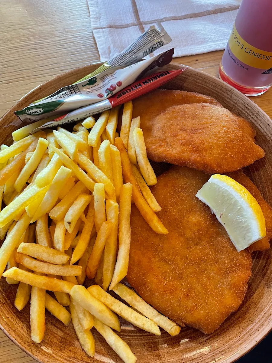 Schnitzel Mit Pommes