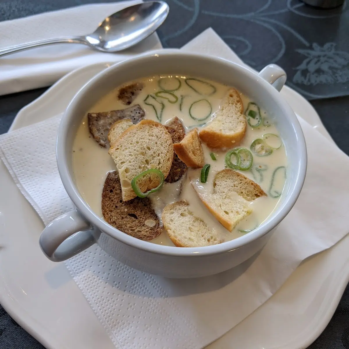 Käsesuppe
