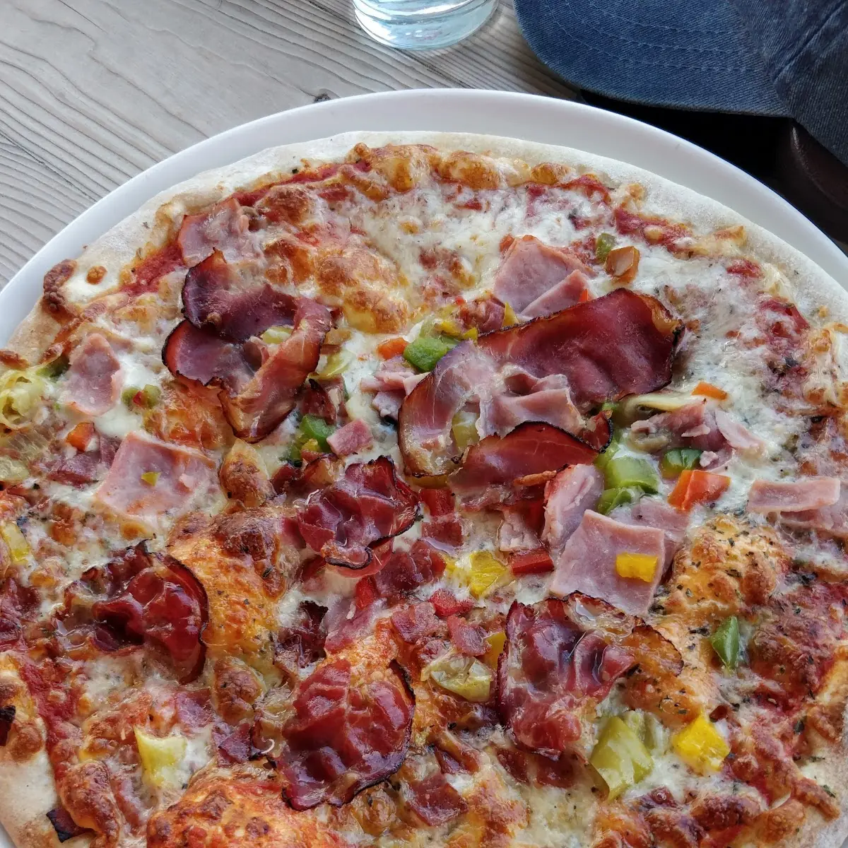 Hauspizza