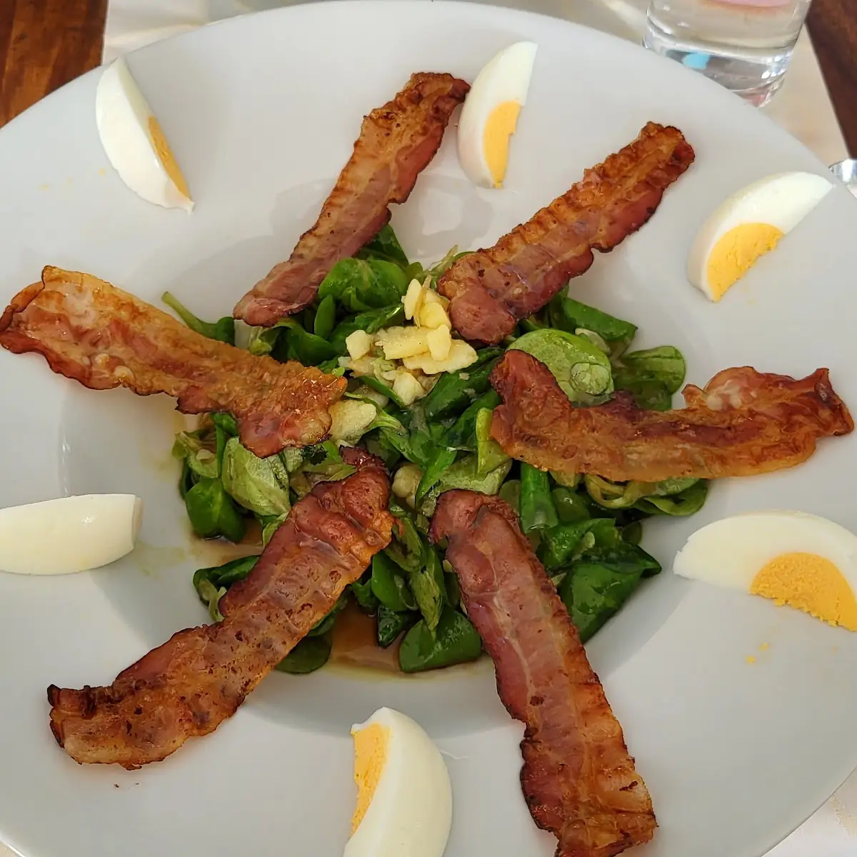 Vogerlsalat Mit Gebratenen Speckstreifen