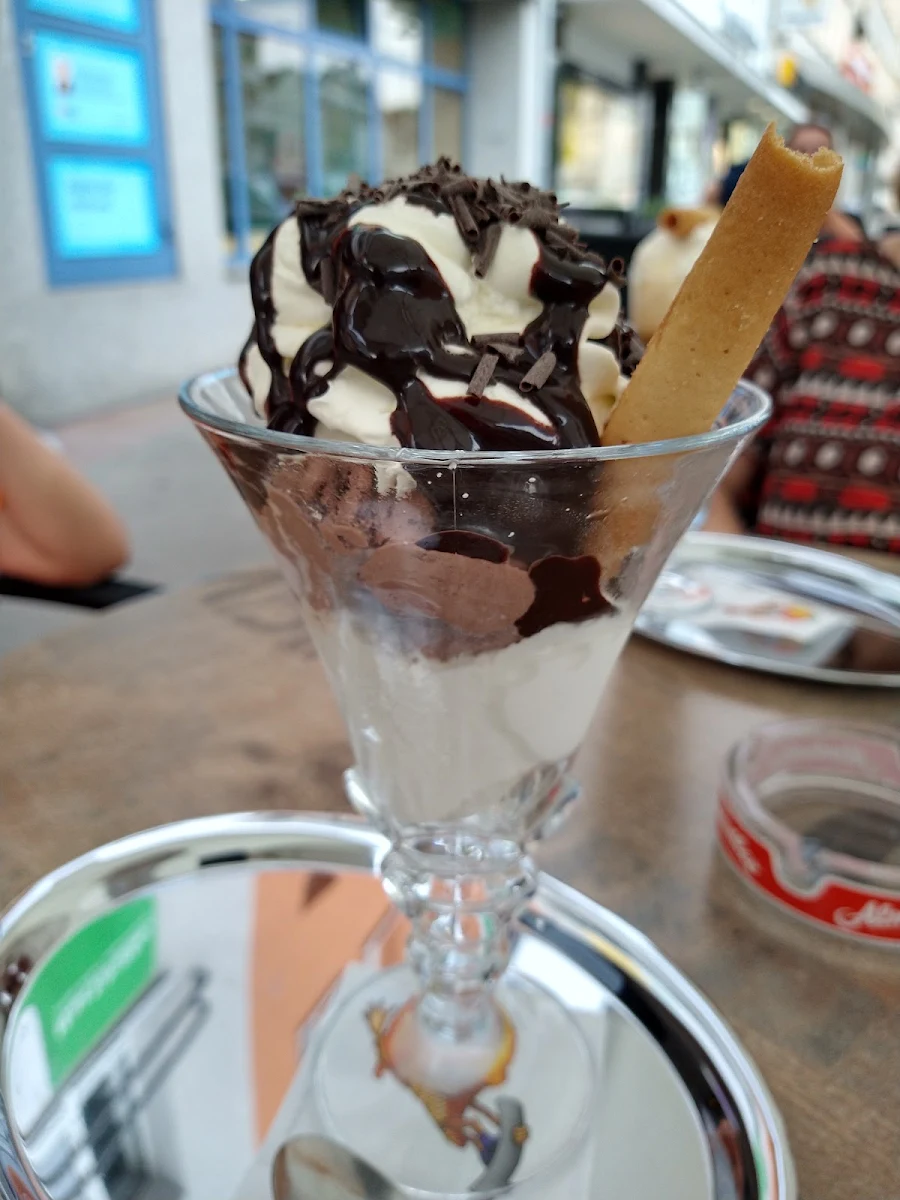 Schokobecher