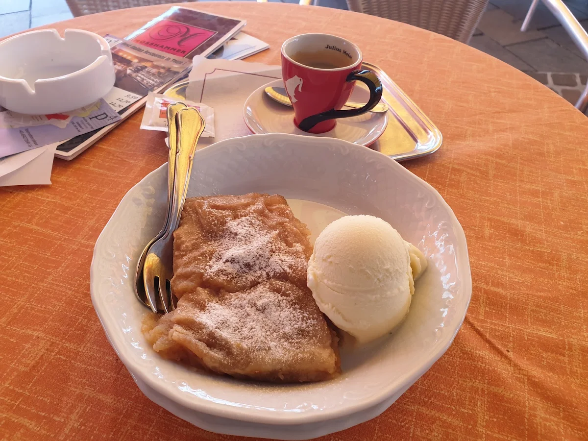 Apfelstrudel Mit Vanillesauce