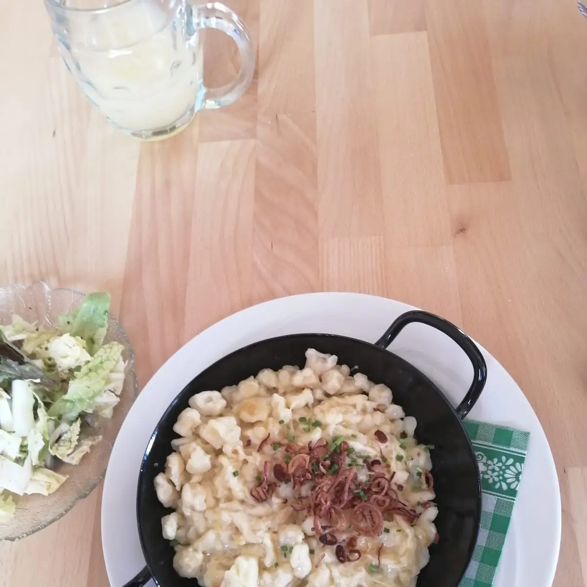 Käsespätzle Mit Salat