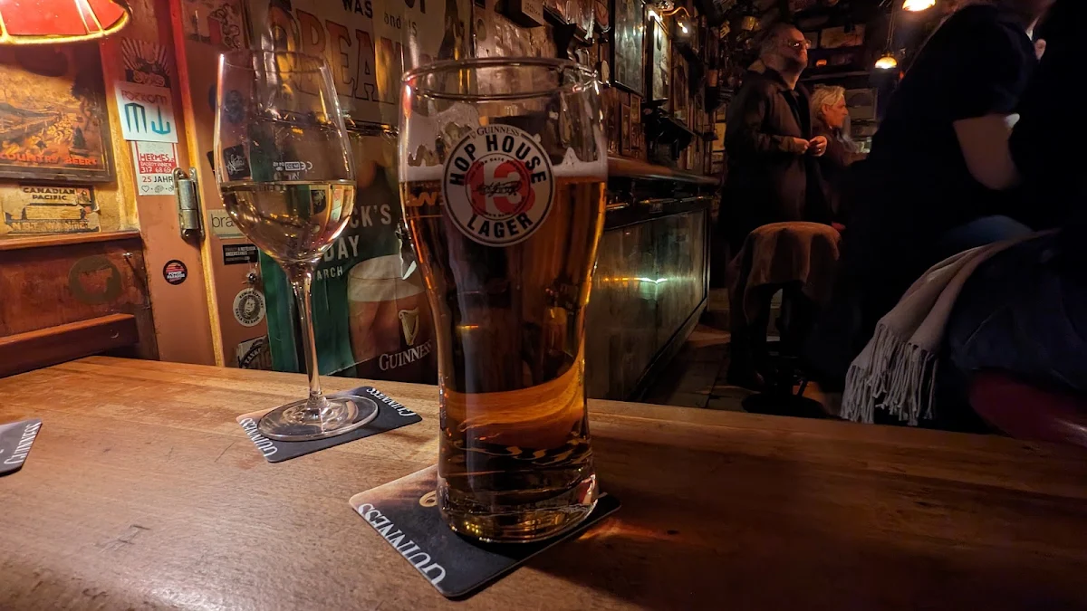 Bier Lager & 1 8 Weißwein