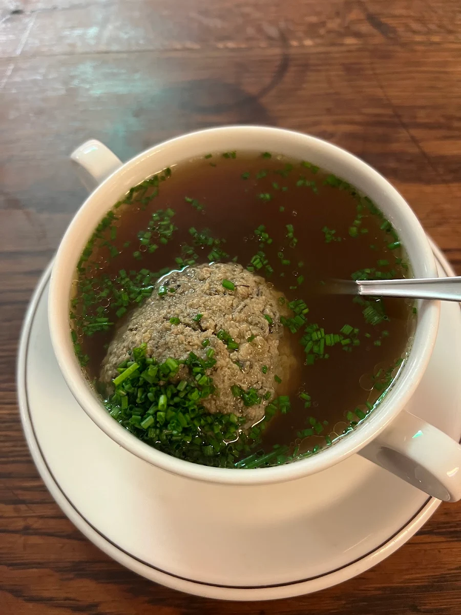 Leberknödelsuppe