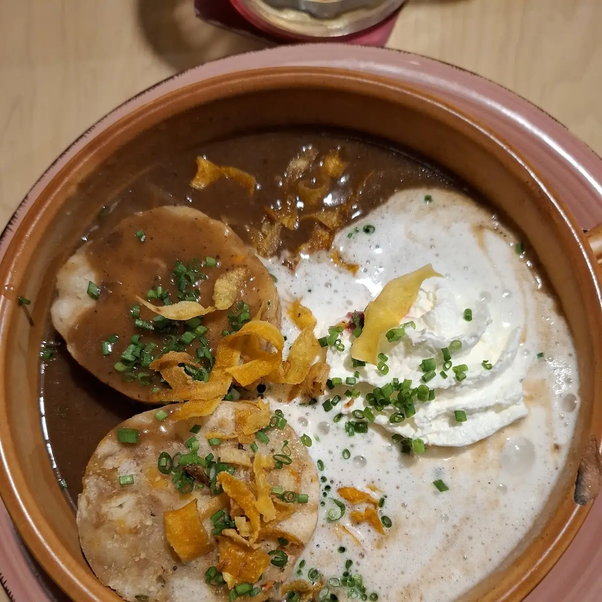 Ausgezeichnete Wildsuppe Mit Wildfleischeinlage Und Semmelknödel