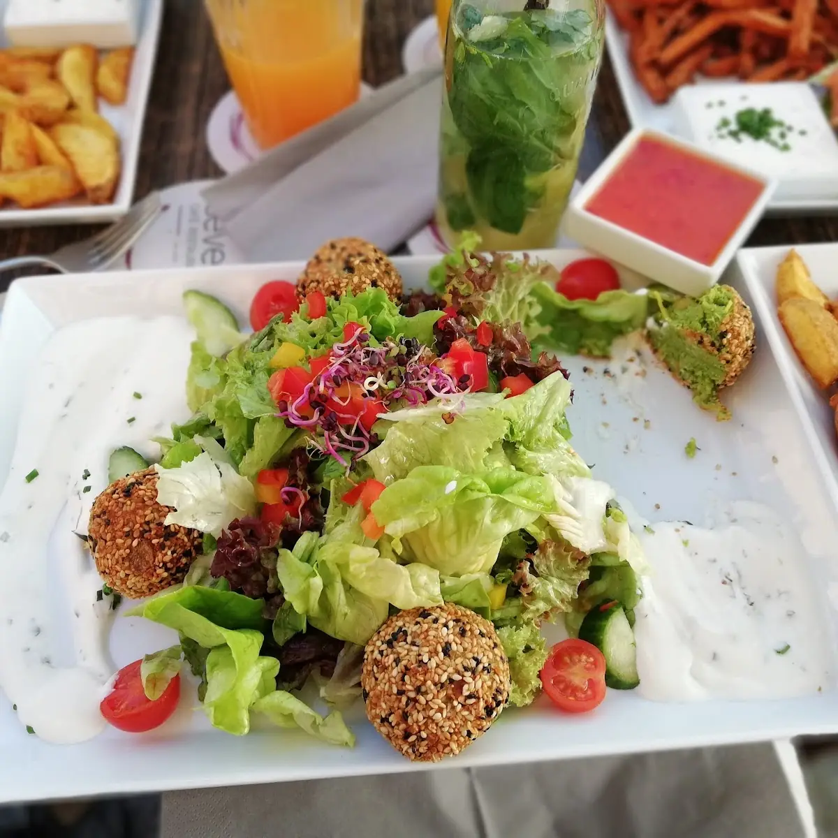3 Verschiedene Burger Und Bärlauch Farafale
