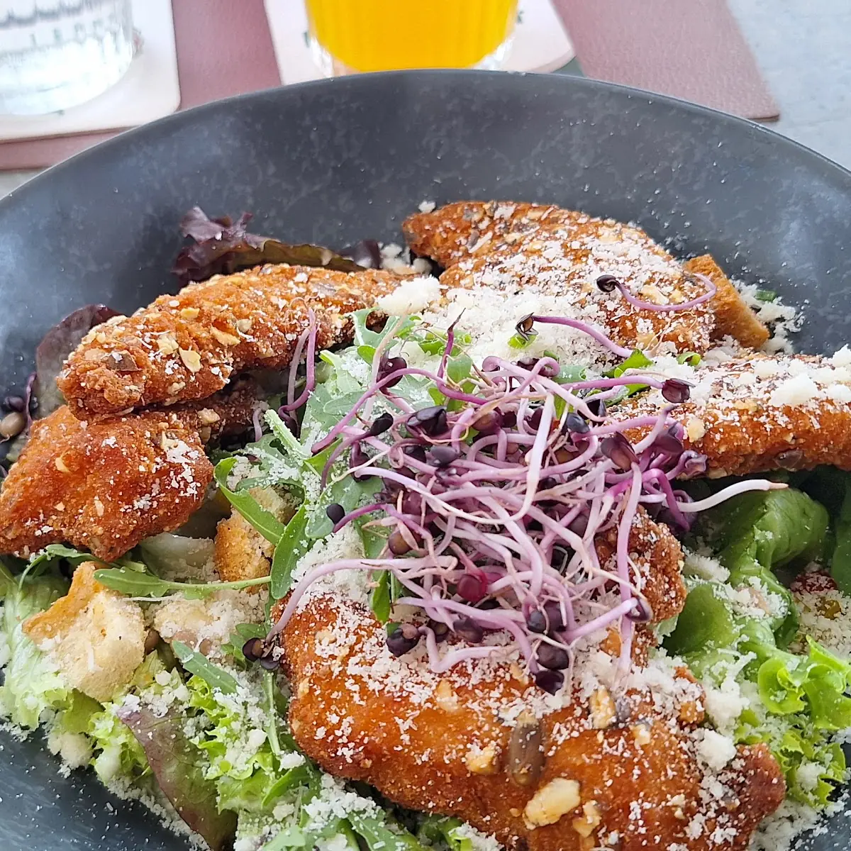 Backhendl Salat