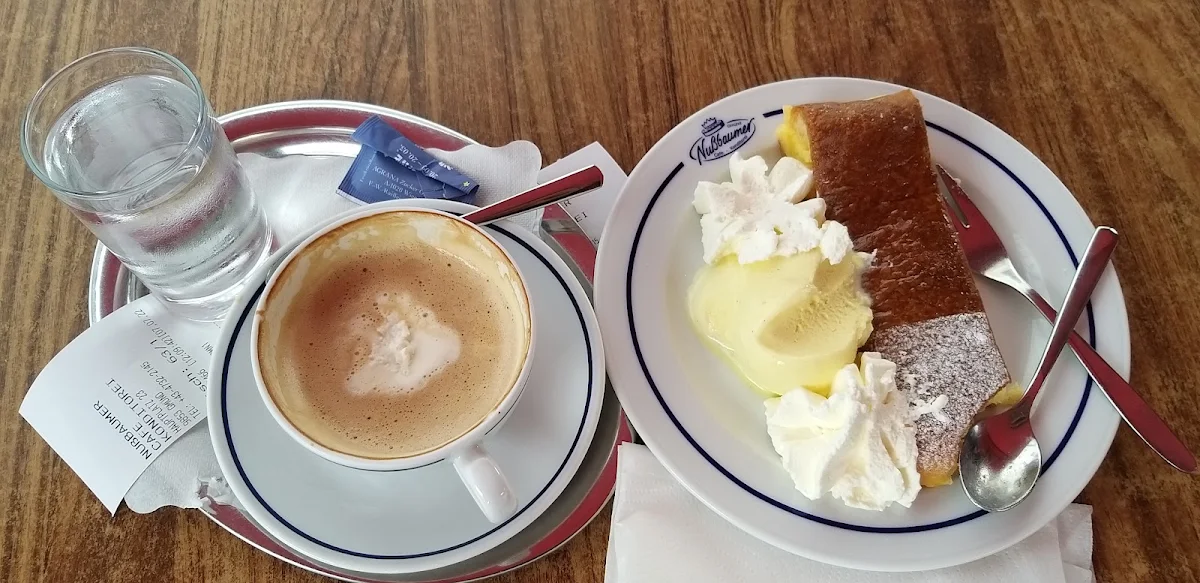 Topfenstrudel Mit Vanilleeis