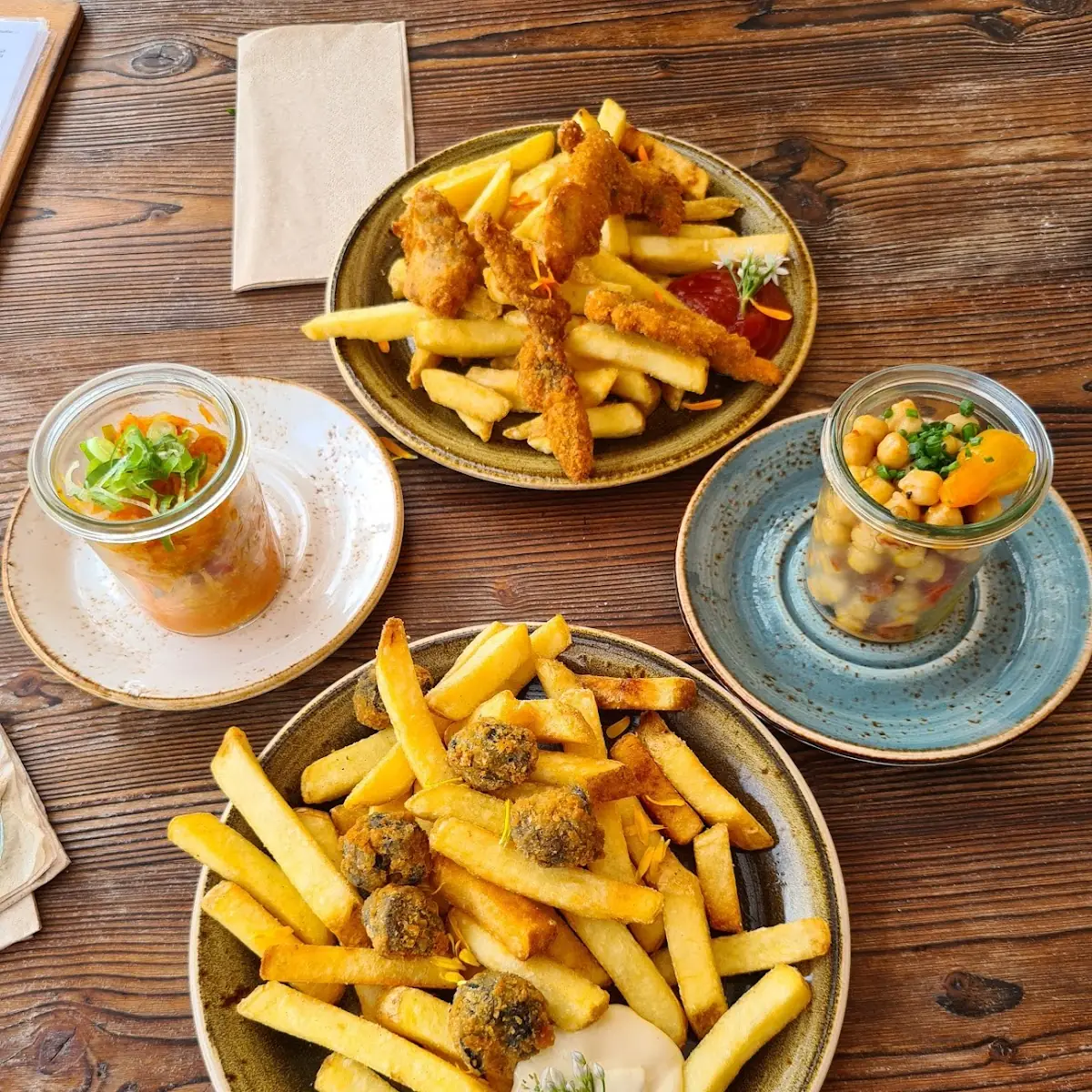 Snail & Chips Fish&Chips Kimchi Und Kichererbsensalat