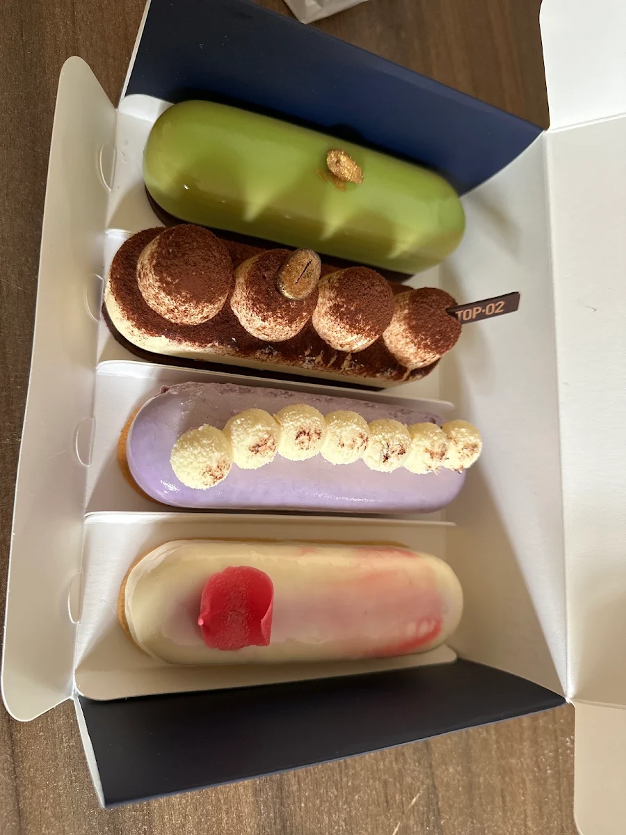 Pistachio Eclair Tiramisu Eclair French Kiss Eclair Lavande Framboise Eclair