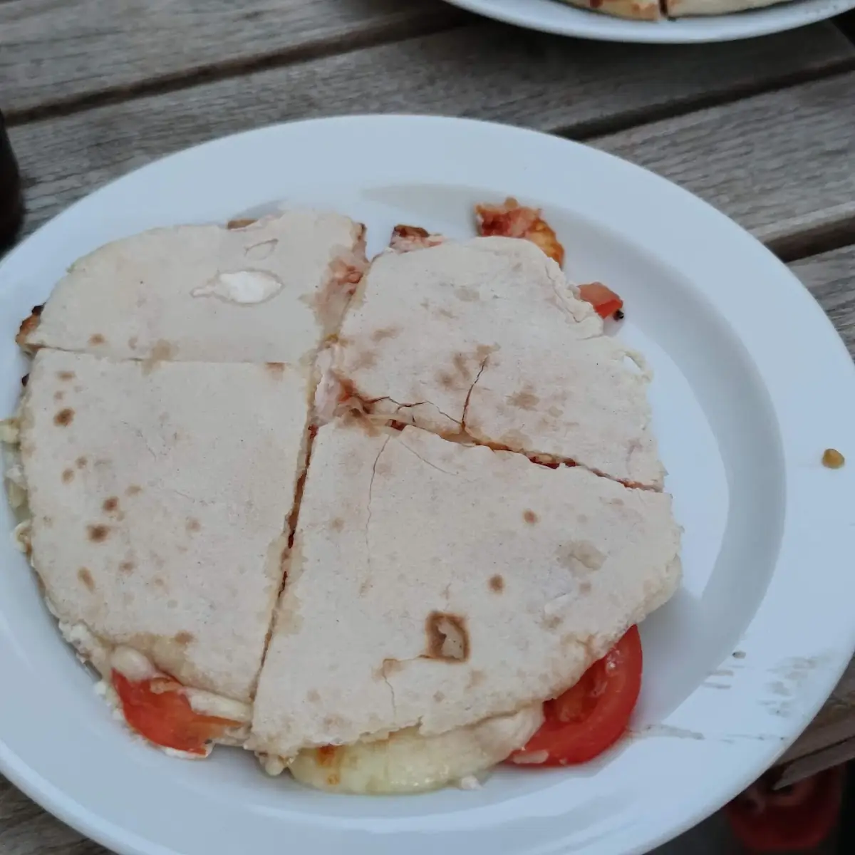 Pita with Garlic Curd Tomato and Mozzarella, Fladerei Otto Bauer Gasse