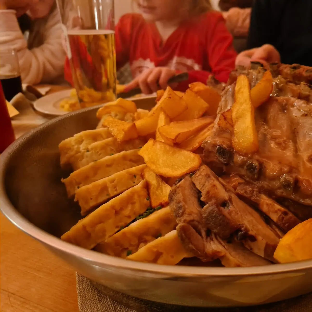 Schweinebraten Und Ripperl