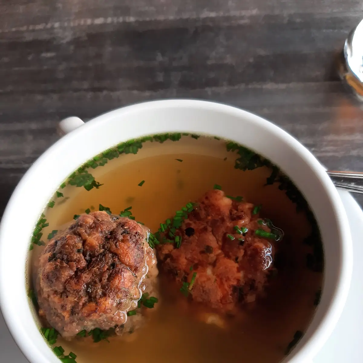 Zweierlei Knödelsuppe