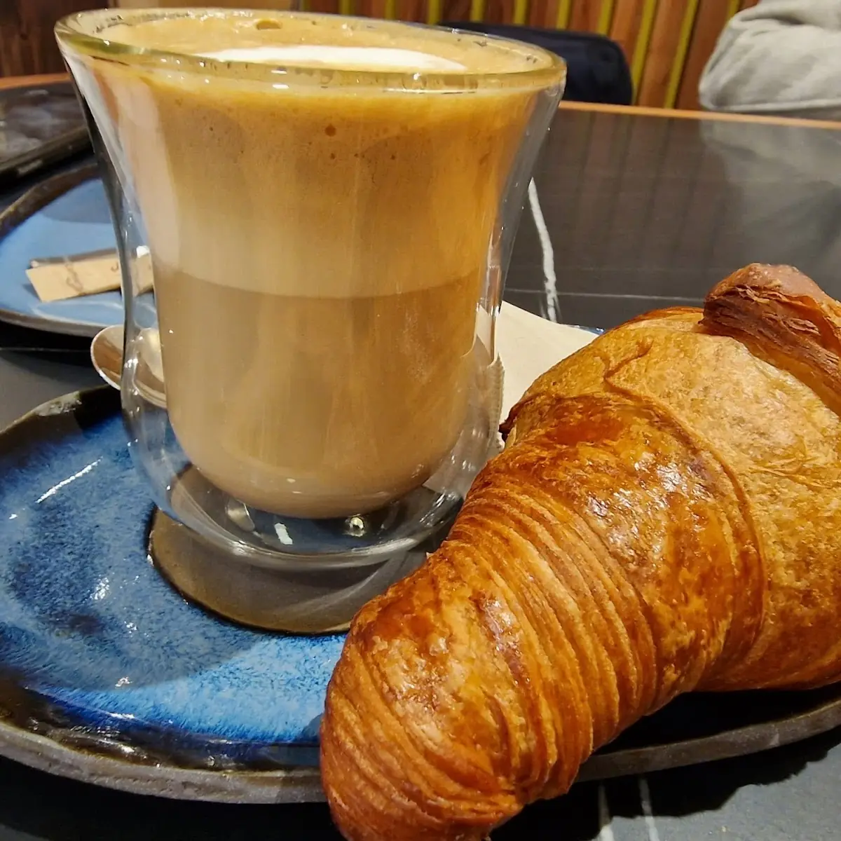 Cappuccino Mit Brioche