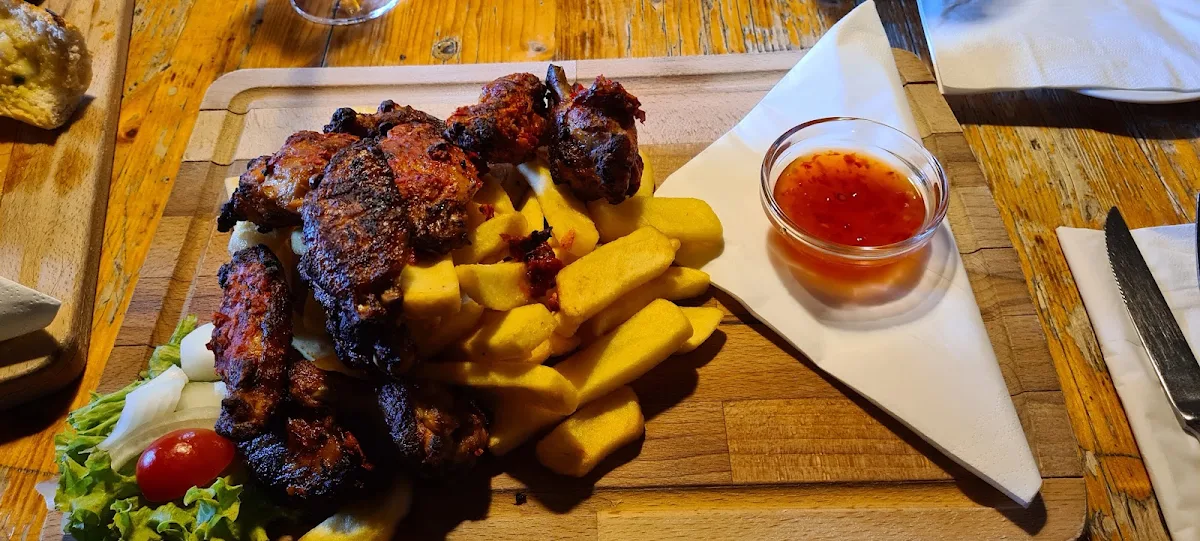 Chickenwings Mit Mais Und Knoblauchbrot
