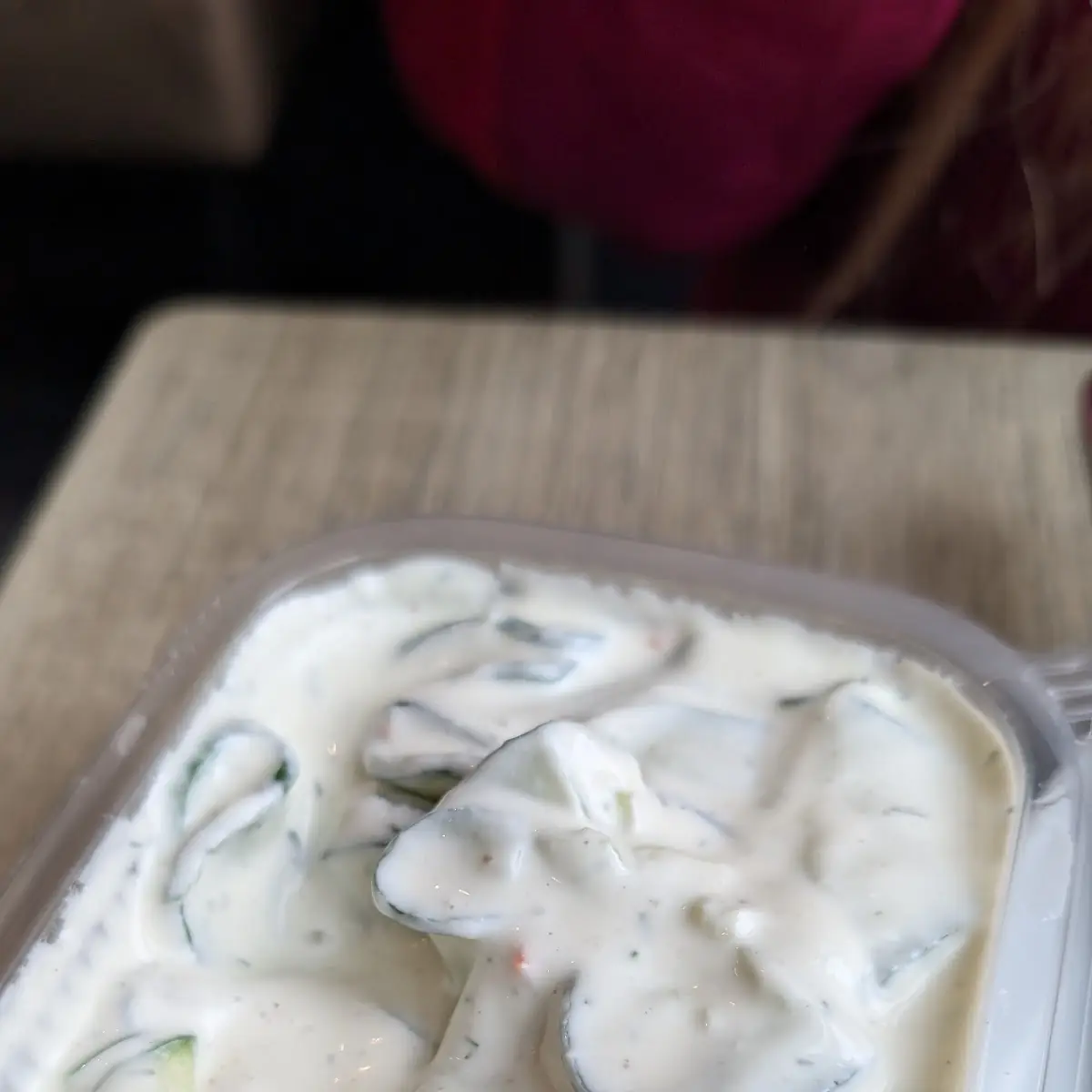 Gurken-rahmsalat