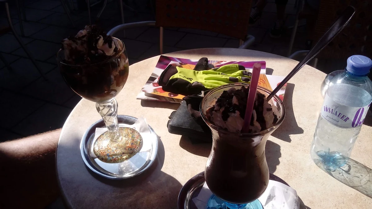 Eisschokolade Und Ein Schokobecher