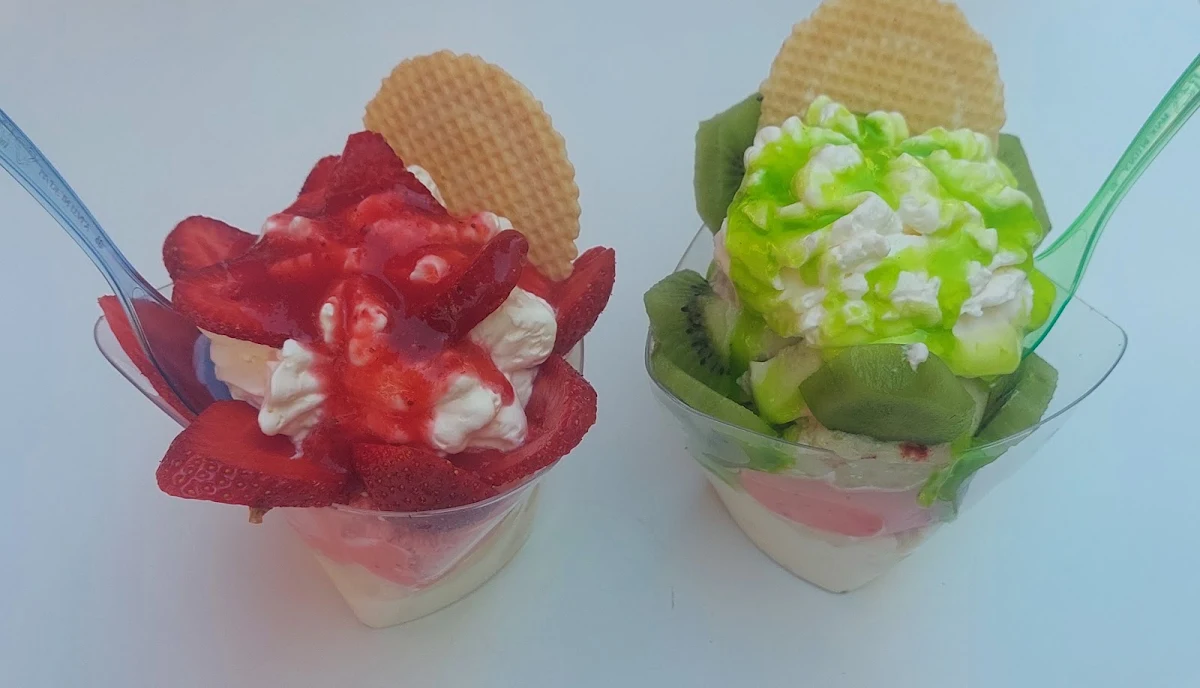 Erdbeerbecher Und Kiwibecher