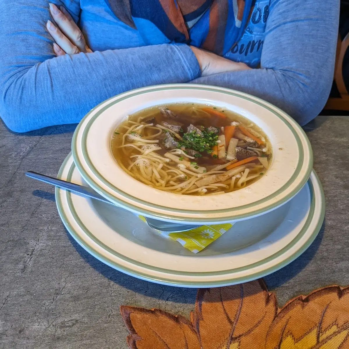 Nudelsuppe Mit Tellerfleisch