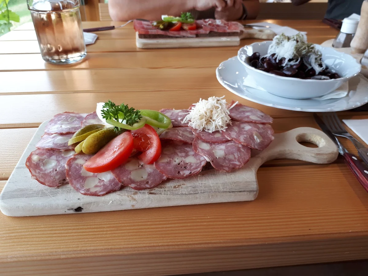 Brot Mit Hausgemachter Käsewurst