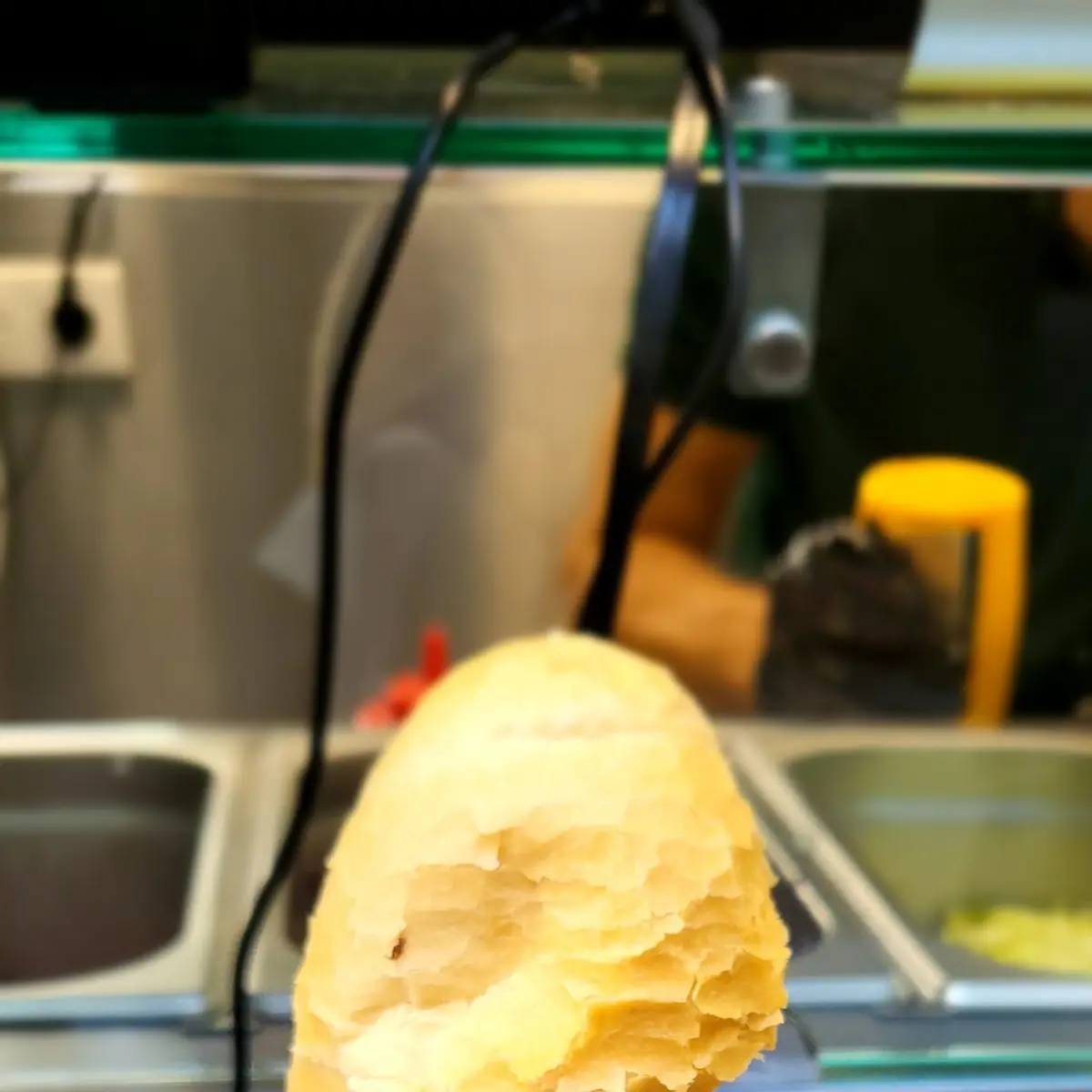 Käsekrainer Im Brötchen