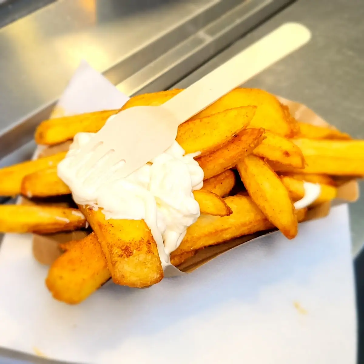 Pommes Mit Mayonnaise