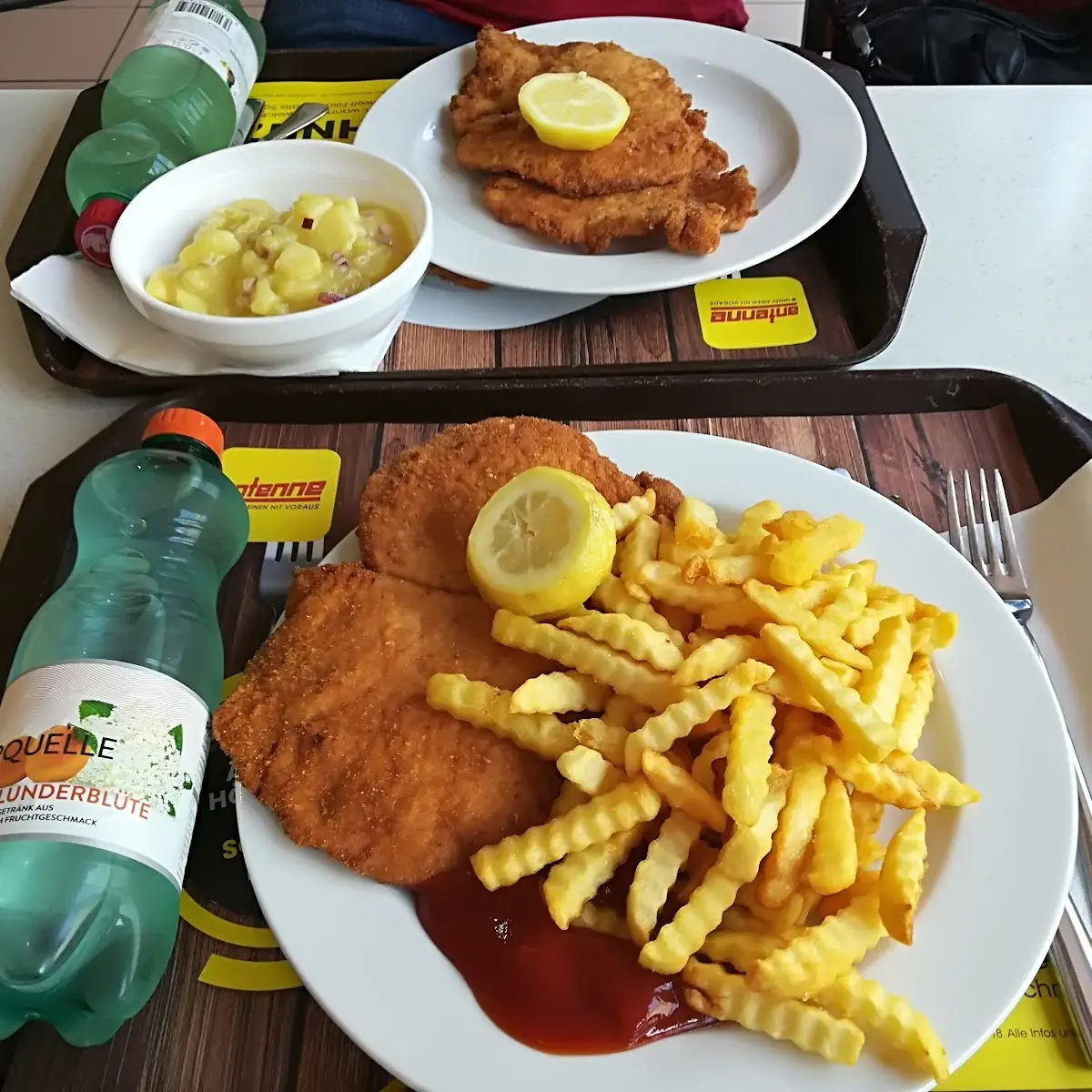Surschnitzel Und Wiener Schnitzel