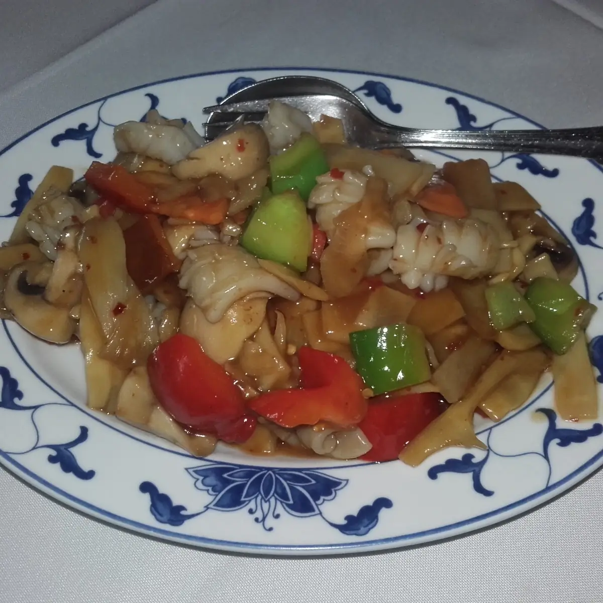 Tintenfisch Mit Bambus Und Pilzen