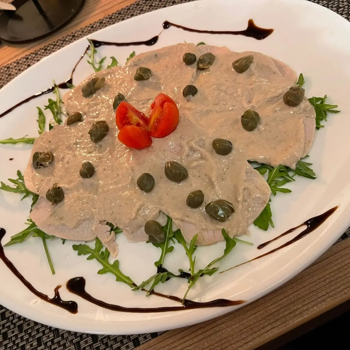 Kalbscarpaccio Mit Thunfisch Und Kapern
