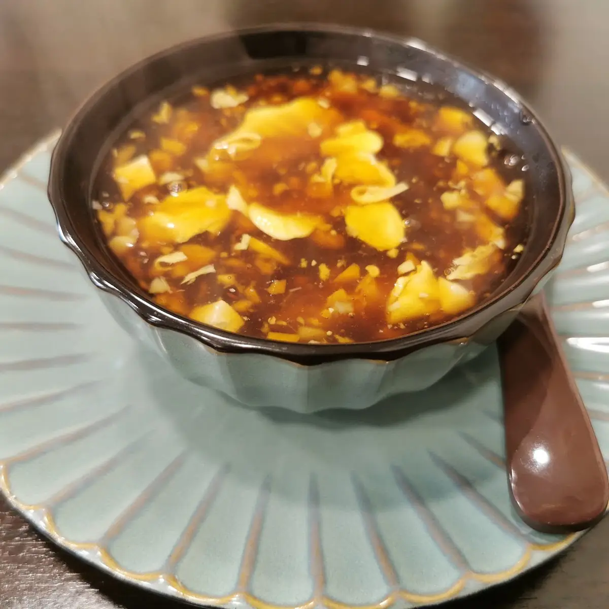 Pikant-säuerliche Suppe