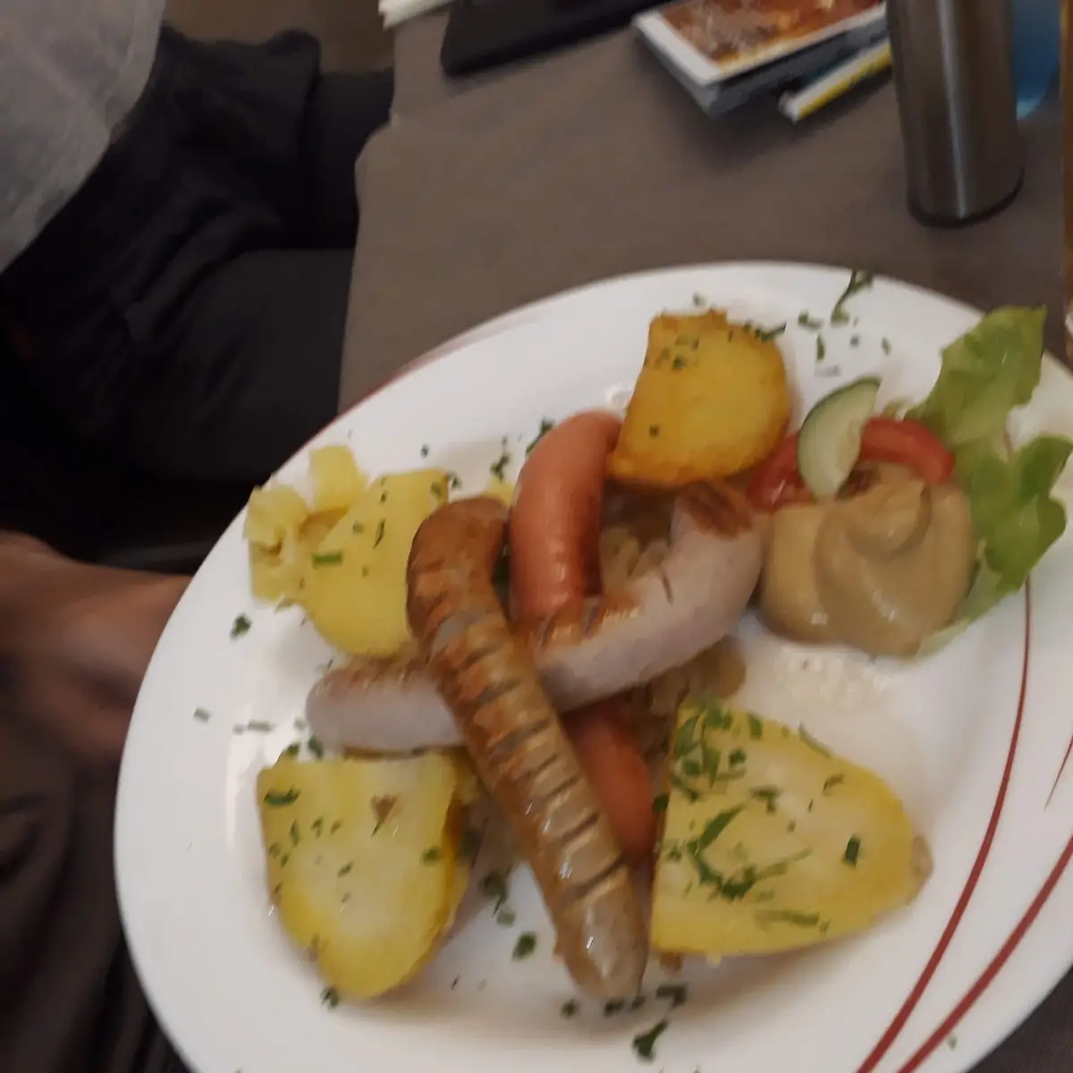 Con Patate Fritte E Crauti