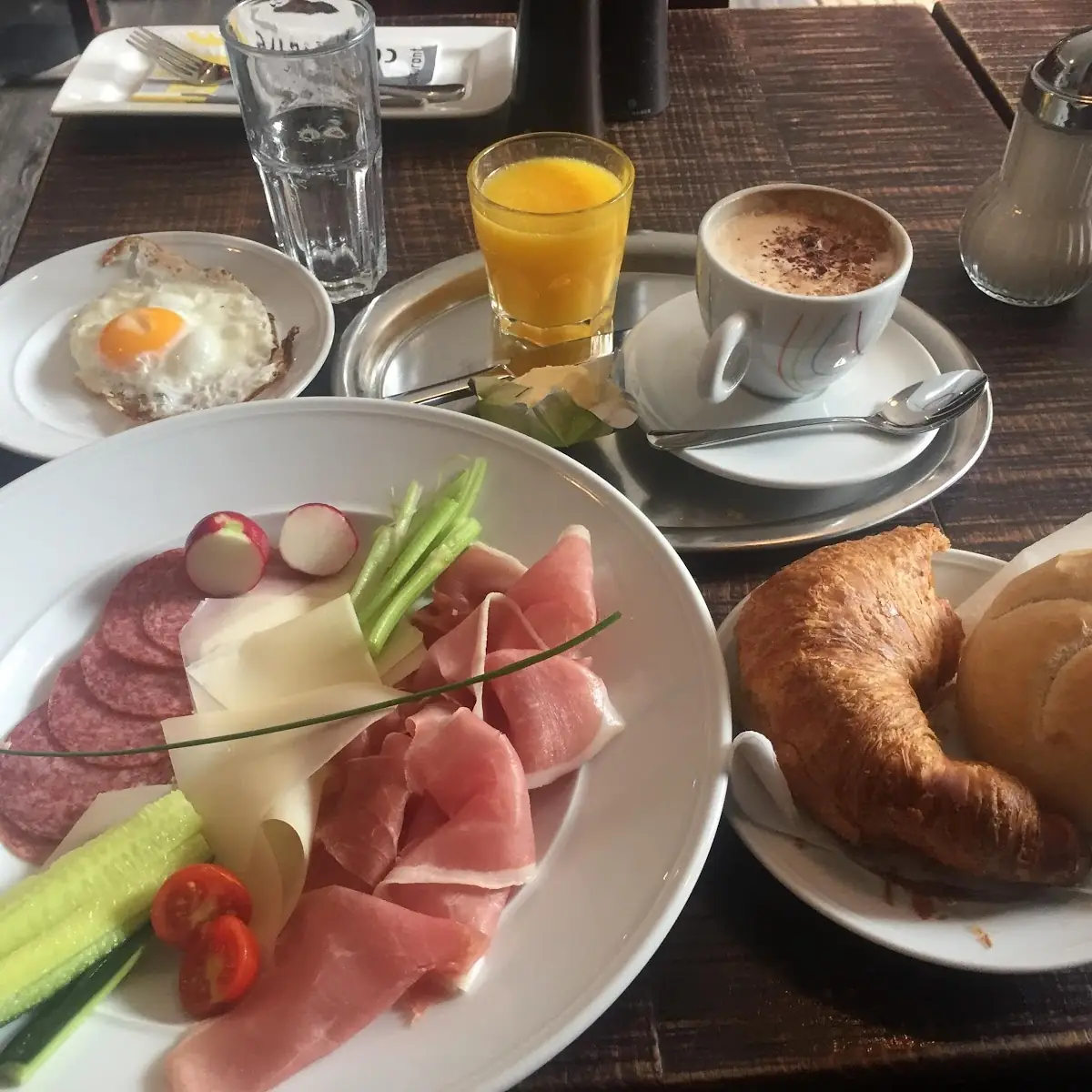Croissant Und Schinken