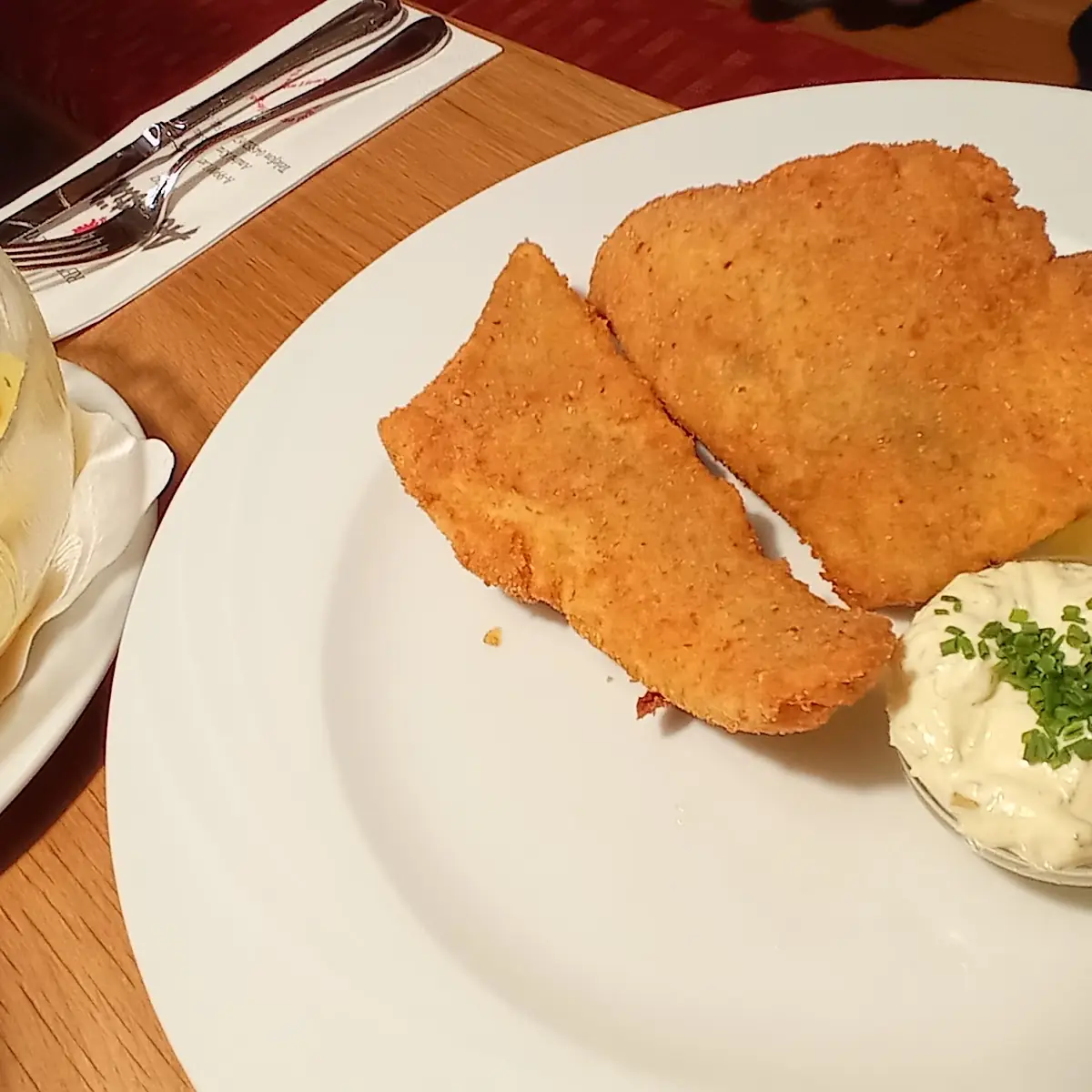 Zander Gebacken Mit Kartoffelsalat Und Remoulade
