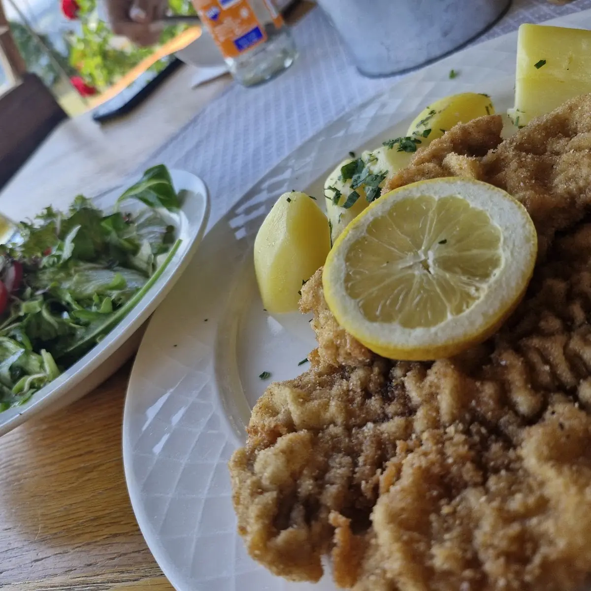 Schnitzel Wiener Art Mit Kartoffelsalat