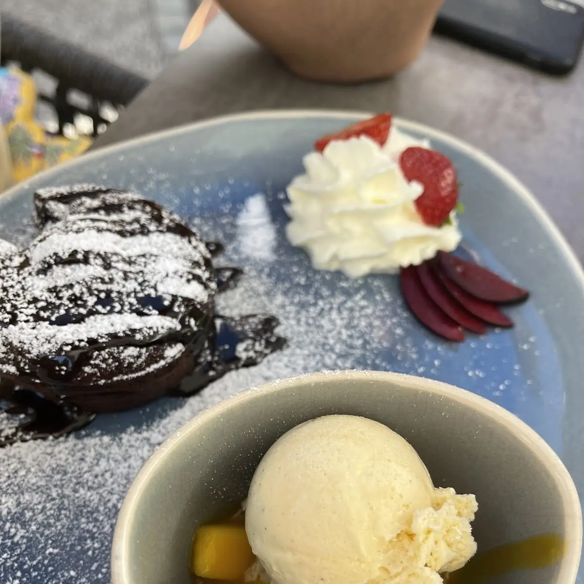 Warmer Schokokuchen Mit Eis Und