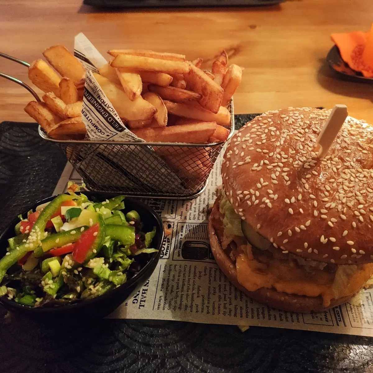 Black Angus Cheese Burger